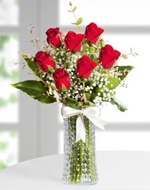 Cam vazoda 7 adet kırmızı gül  Düzce uluslararası çiçek gönderme 